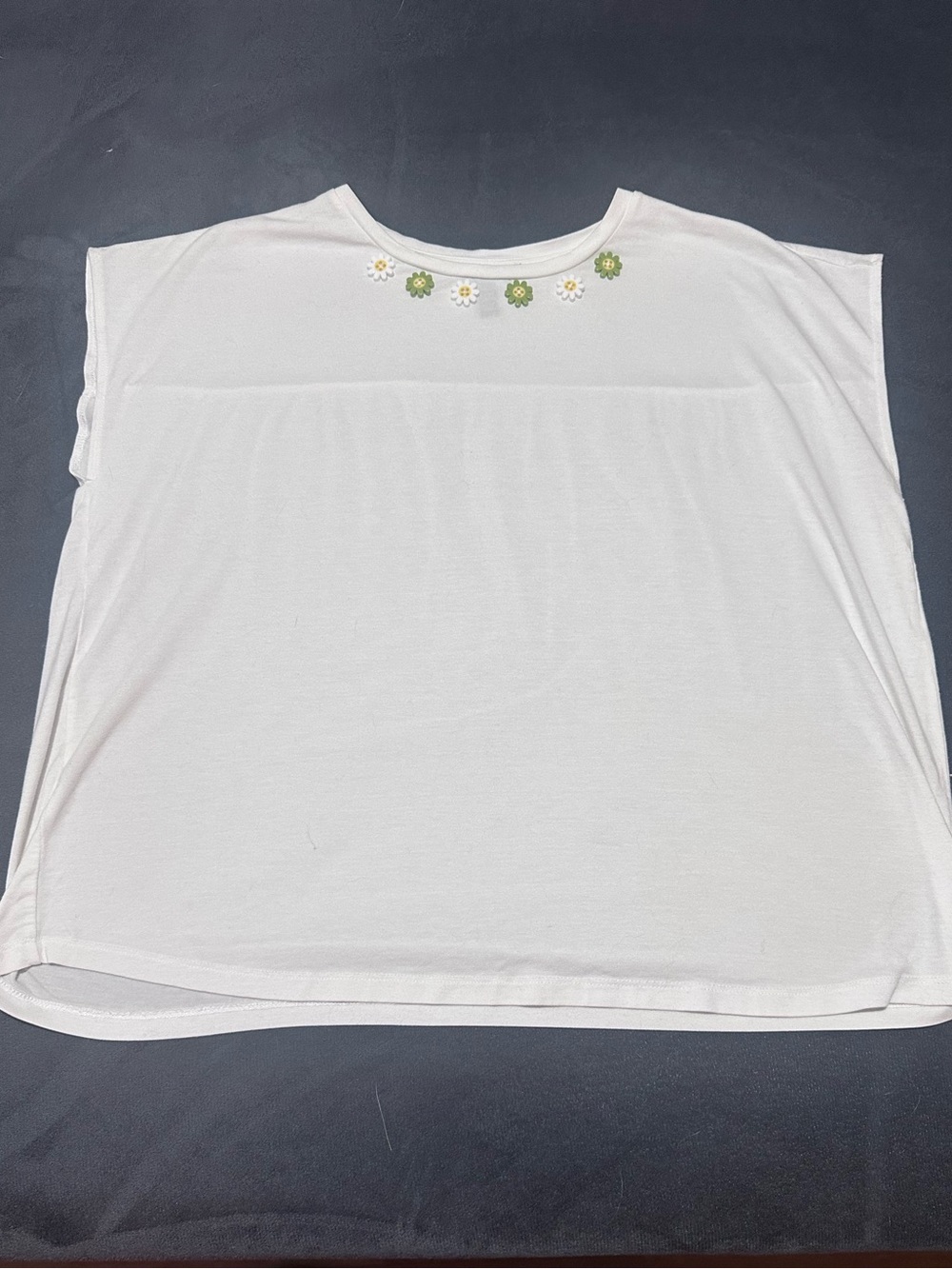 Eileen Fisher White Short-Sleeve Tee with Daisy Detail